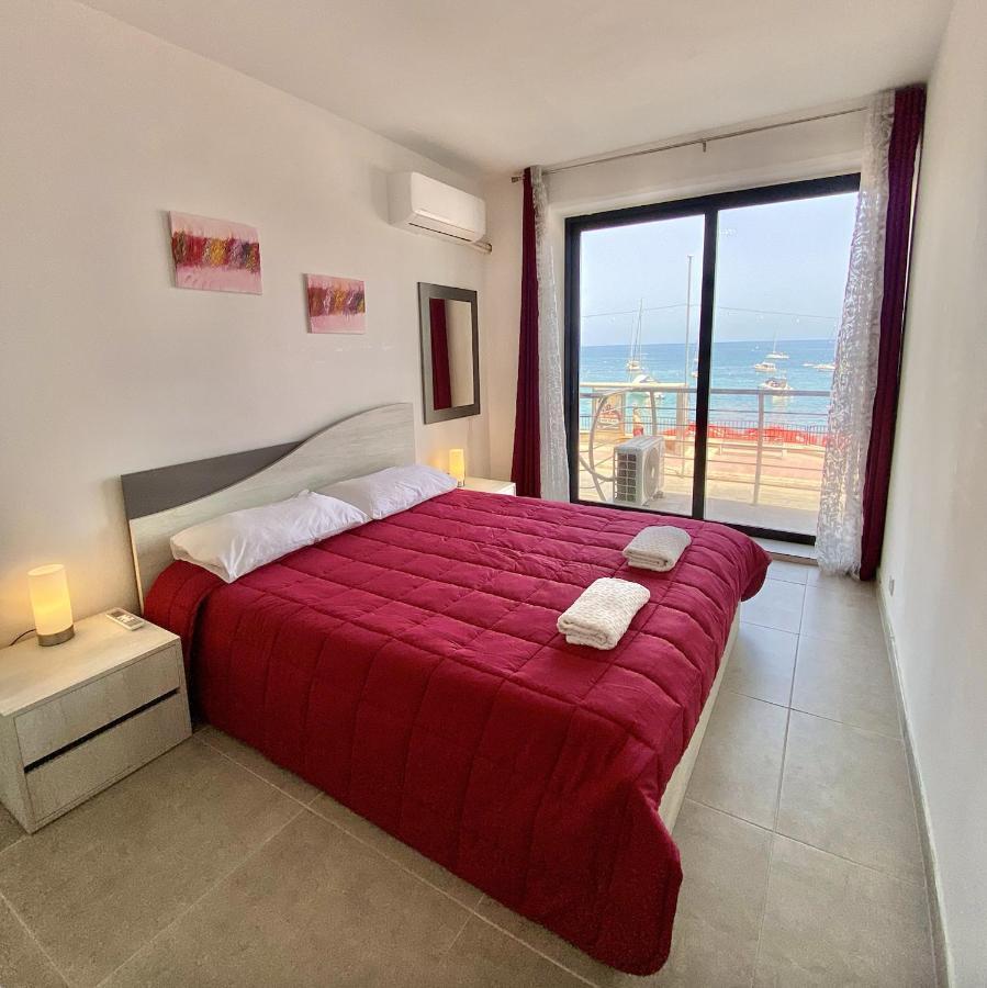 F1 1 Lovely Room, Bathroom And Living Shared San Ġiljan Buitenkant foto