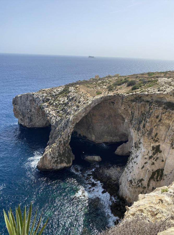 F1 1 Lovely Room, Bathroom And Living Shared San Ġiljan Buitenkant foto